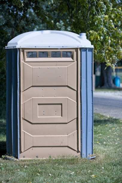 Porta potty delivery and setup in Millport, AL